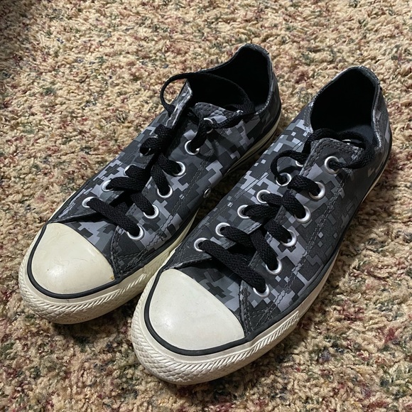 digital camo converse